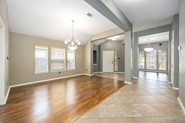 Building Photo - 2019 Shore Breeze Dr