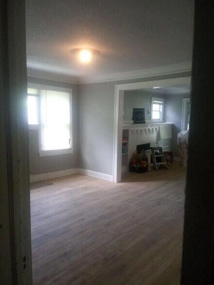 Building Photo - 5836 Euclid Ave