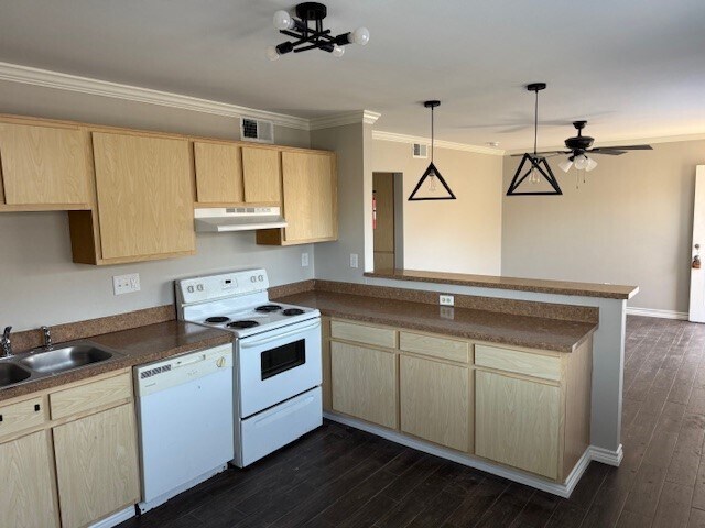 Building Photo - 3620 Southmore Blvd