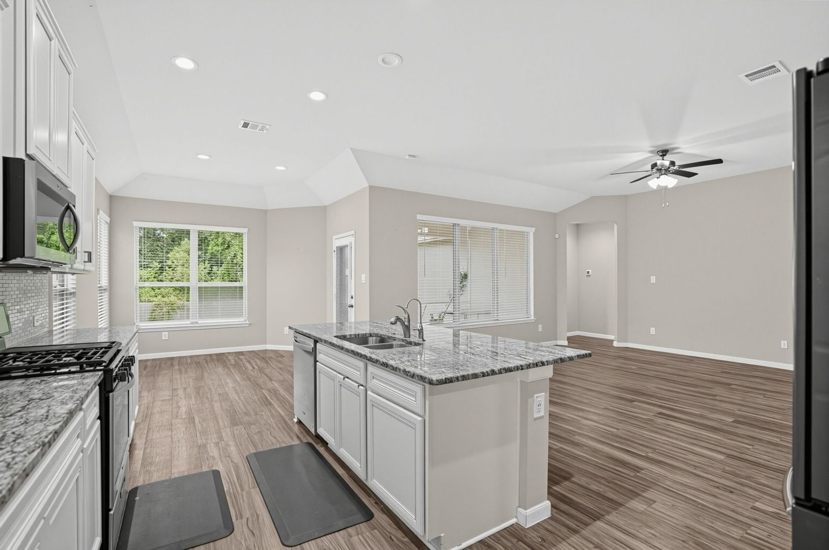 Building Photo - 8822 Vasco