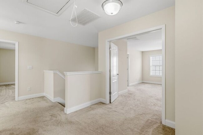 Building Photo - 5 Bedrooms in the heart of Summerfield!