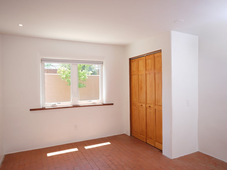 Building Photo - 731 Montez Pl