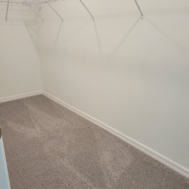 Building Photo - Annual UNfurnished almost BRAND NEW townho...