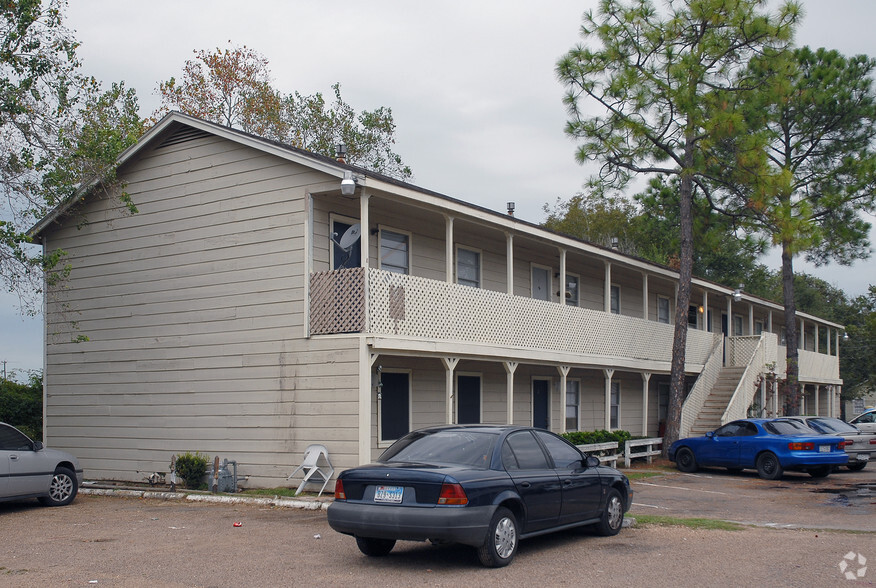 Primary Photo - Heritage Court Apartments