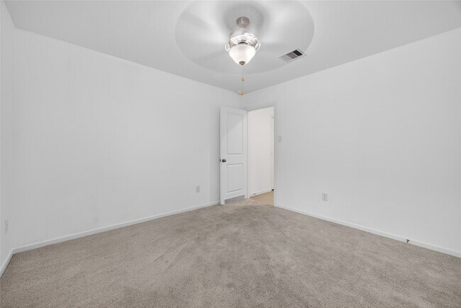 Building Photo - 6523 Water Oak Grn Ln