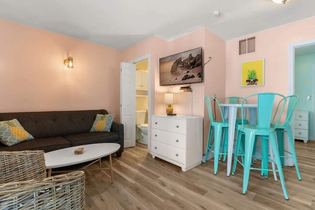 Primary Photo - 12 G St