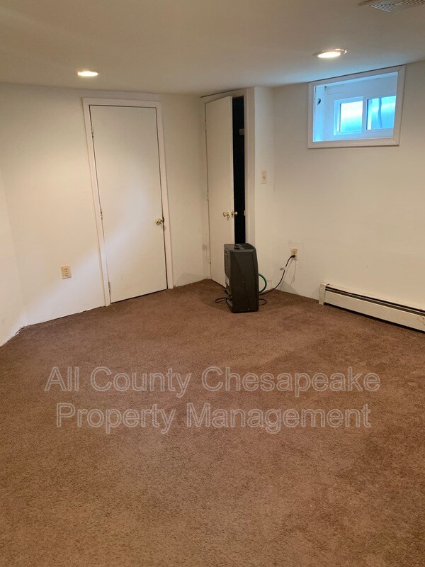 Building Photo - 5825 Westwood Ave