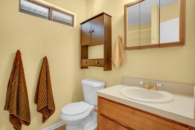 Building Photo - "Charming 3-Bedroom home in Valparaiso wit...