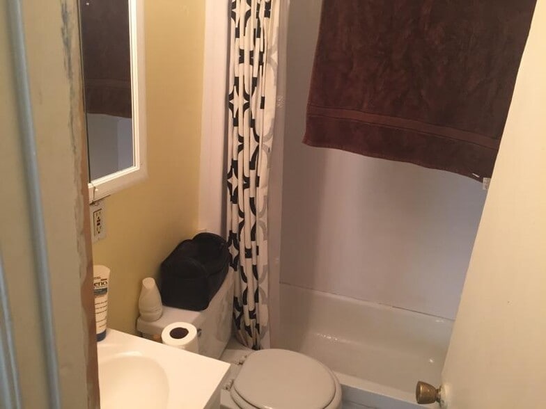 *Pictures are representative samples of the advertised unit. In some cases, the actual units you tou - 35 Fairfield St