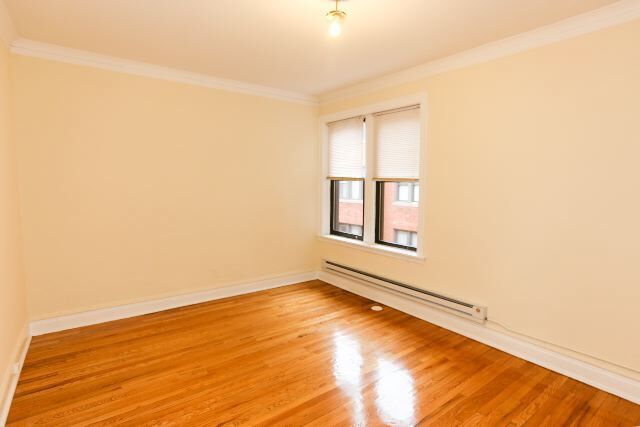 Building Photo - 3913 N Janssen Ave