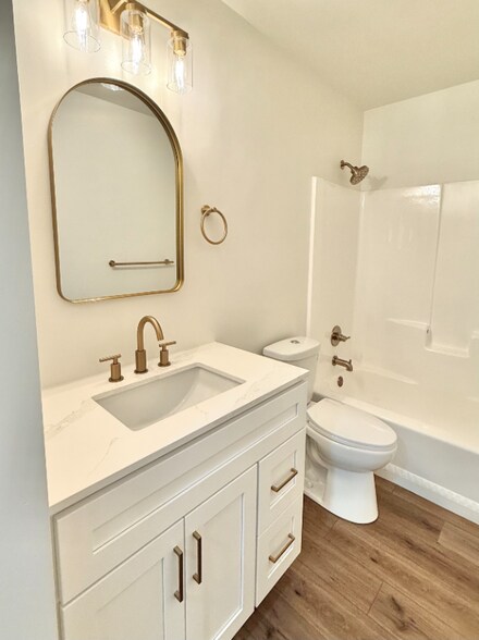 Building Photo - 6386-6386 Shelton Ct