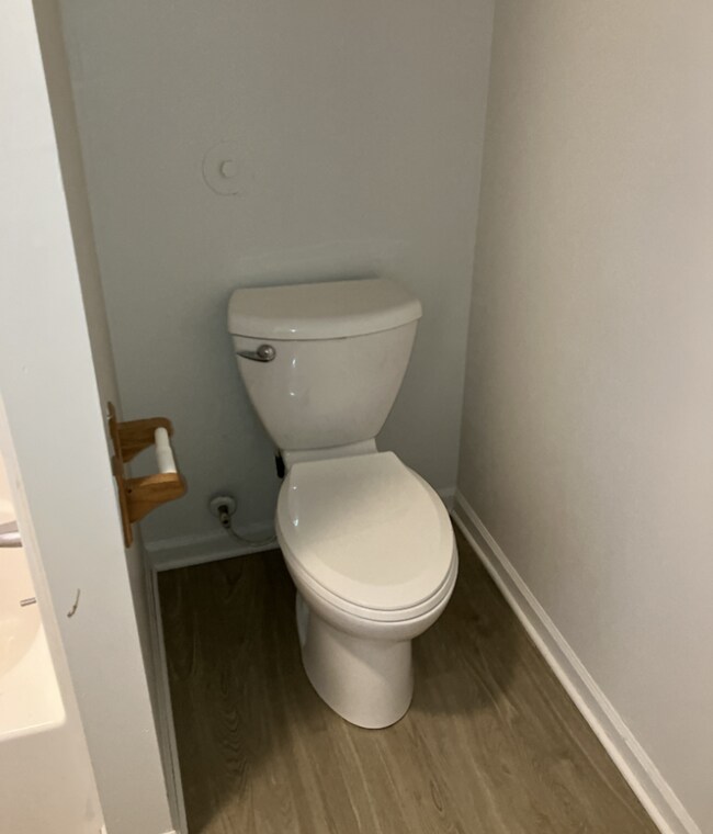 Building Photo - 3 Bedroom Home for rent in Newton, IA