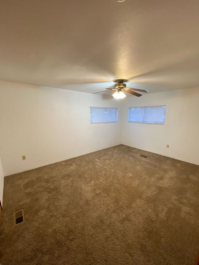 Building Photo - HOME ON HUDLOW (P#335)