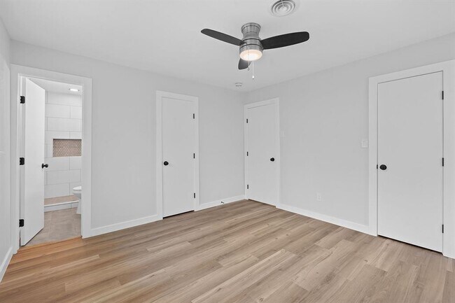 Building Photo - 711 Santa Rosa Dr