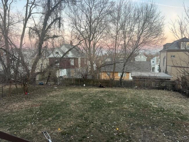 Building Photo - 1030 Sunset Ave