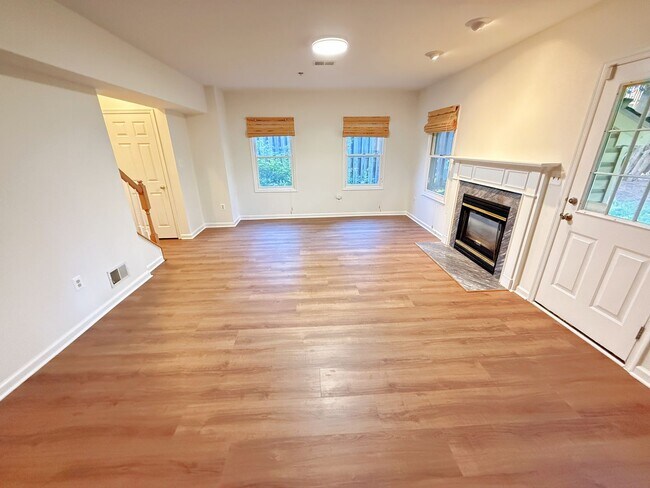 Building Photo - 10130 Treble Ct