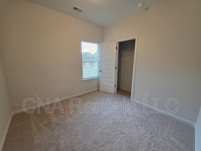 Building Photo - 1668 Eagle Dr