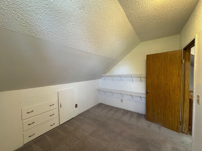 Building Photo - Cozy 4 bed 2 bath home in South Seattle