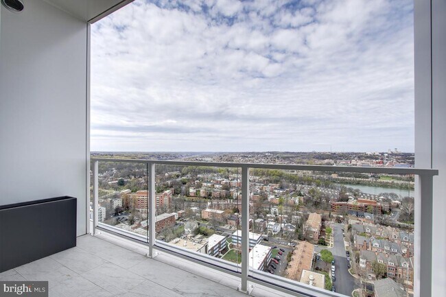 Building Photo - 1781 N Pierce St