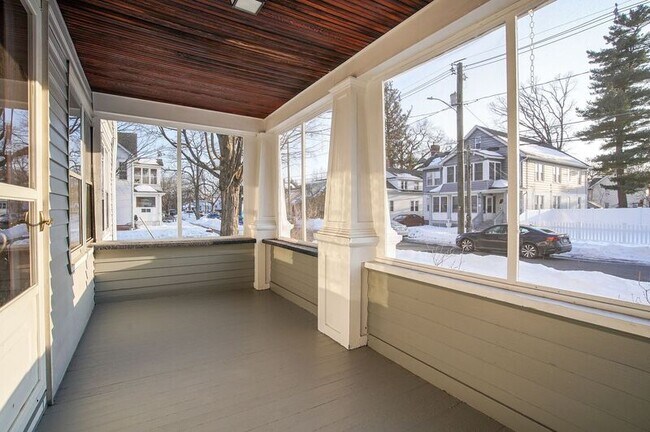 Building Photo - 109 Carver St