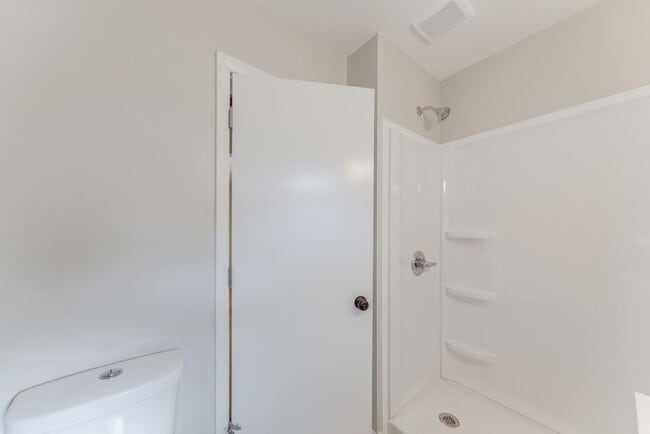 Building Photo - Fully remodeled 4 Bed / 2 bath ranch home