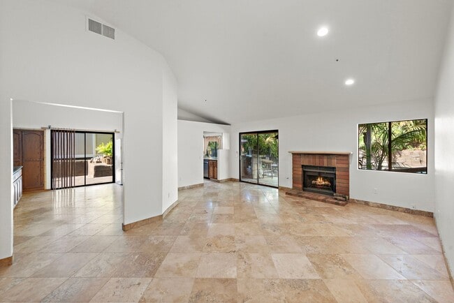 Building Photo - 2967 Bonanza