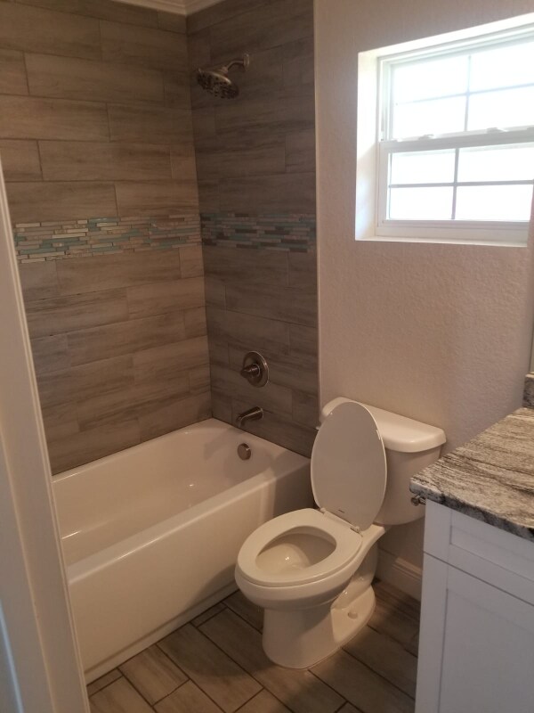 Building Photo - 1406 E Renfro St