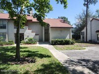 Building Photo - 2706 Wood Hill Dr