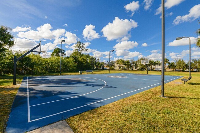 Building Photo - 9756 Palm Breezes Dr