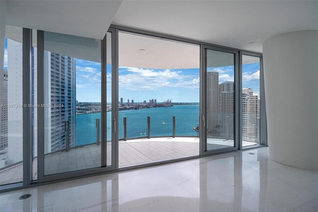 Building Photo - 300 Biscayne Boulevard Way