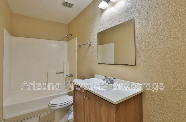 Building Photo - 601 W Rio Salado Pkwy