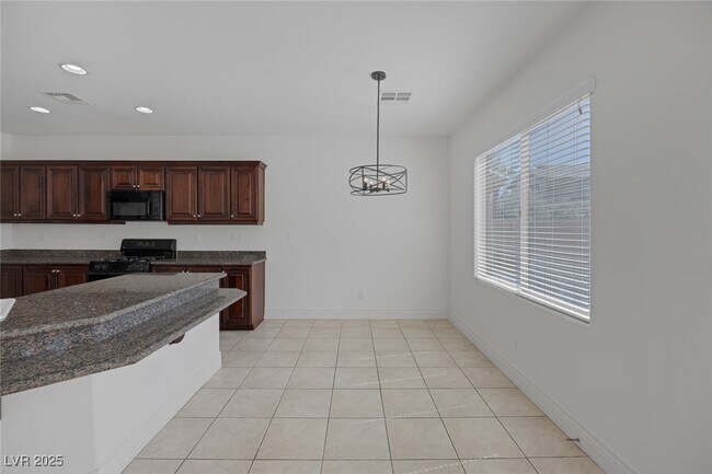 Building Photo - 155 Water Hazard Ln