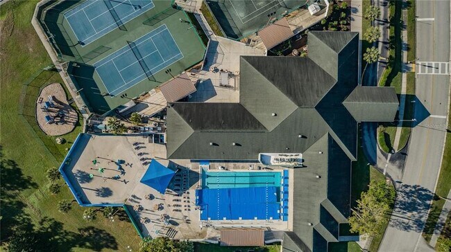 Building Photo - 3323 Crystal Ct E