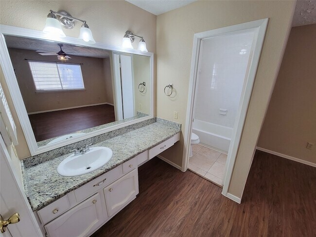 Building Photo - 3415 Wingdale Ct