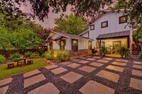 Building Photo - 118 Havana St