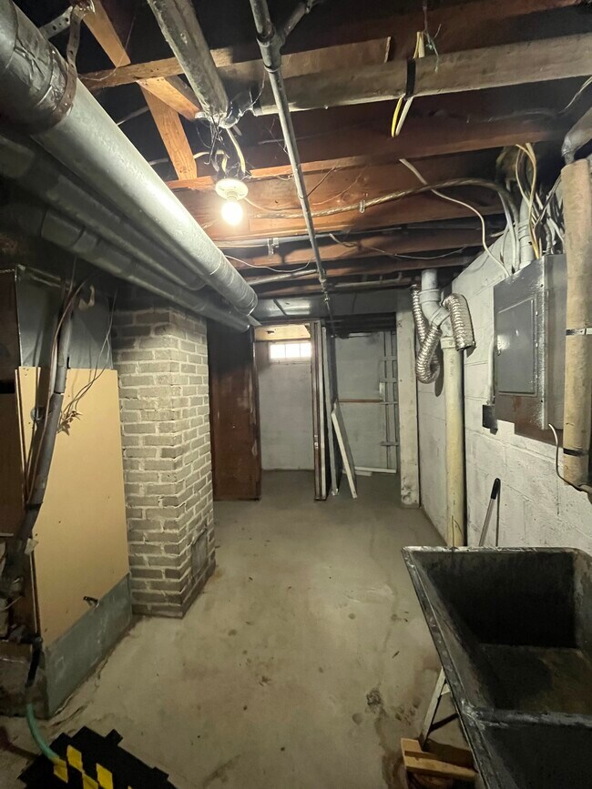 Building Photo - 1408 Black Ct
