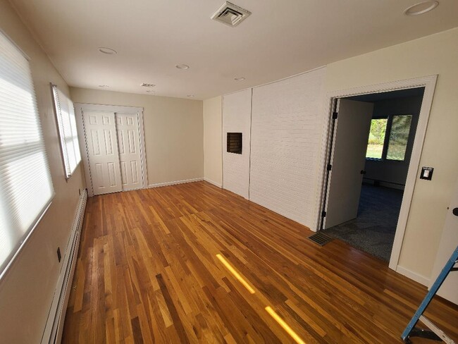 Dinning room or bedroom - 1037 Calef Hwy