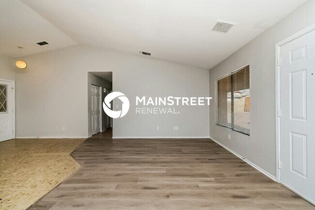 Building Photo - 3 Bedroom Pet-Friendly Home in TUCSON, AZ with Main Street Renewal