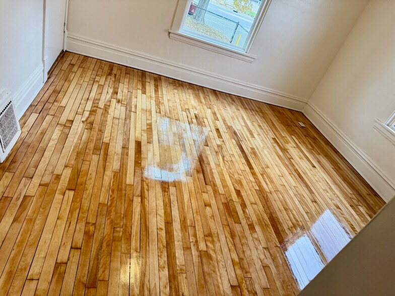 Building Photo - 3052 Minnehaha Ave