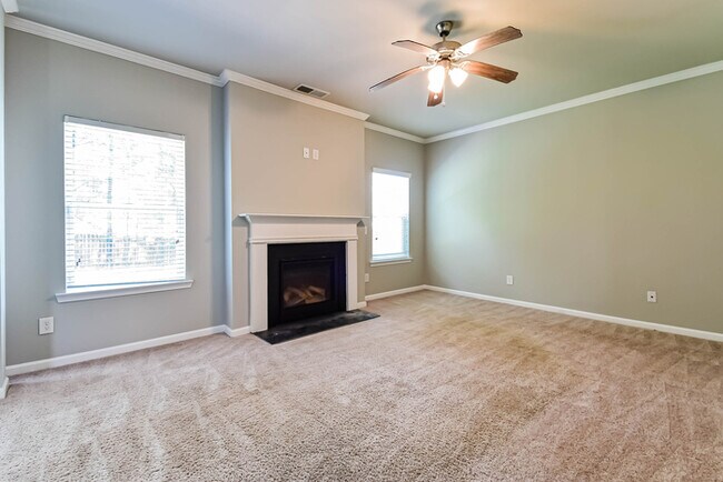 Building Photo - Spacious 4-Bedroom Fairburn Home