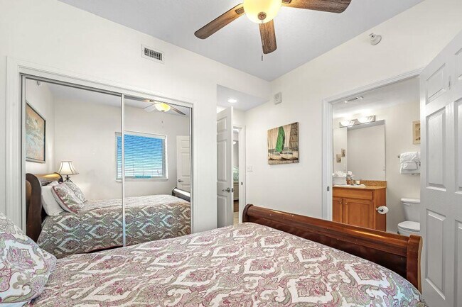 Building Photo - 1524 W Beach Blvd