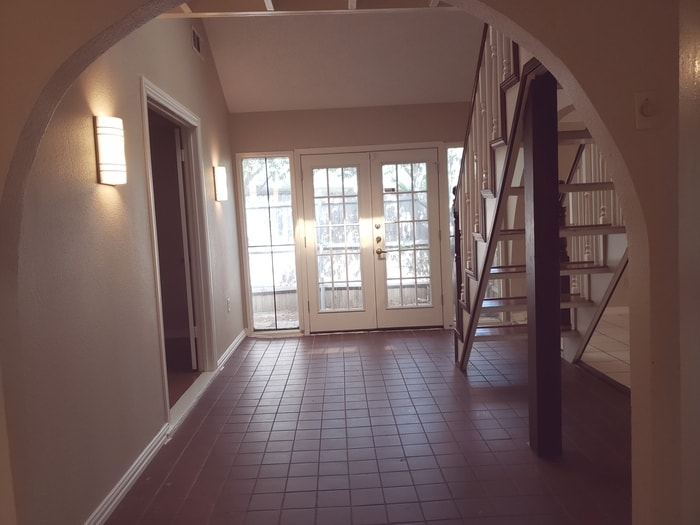 Building Photo - 2217 Rockwood Dr