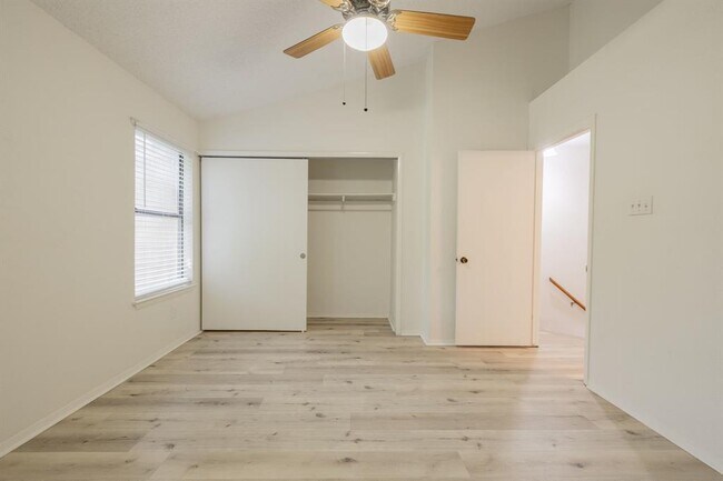 Building Photo - 11901 Swearingen Dr