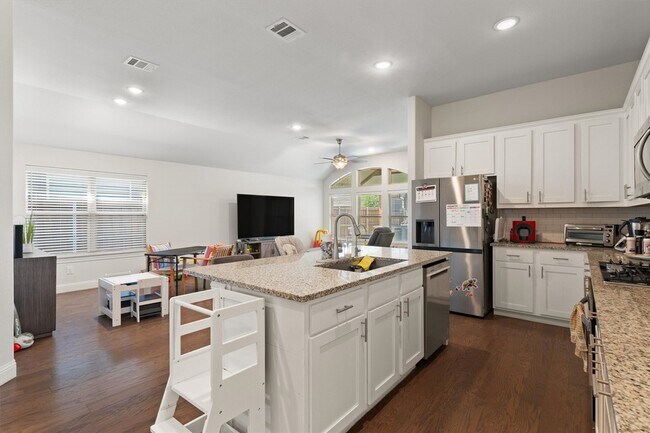 Building Photo - 1706 Celebration Ln