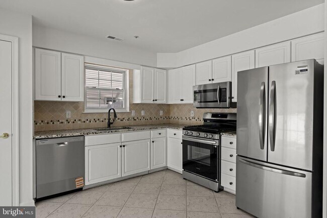 Building Photo - 124 Buckingham Way