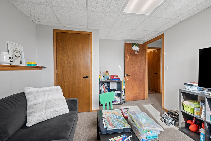 Building Photo - 371 Winnebago Ct