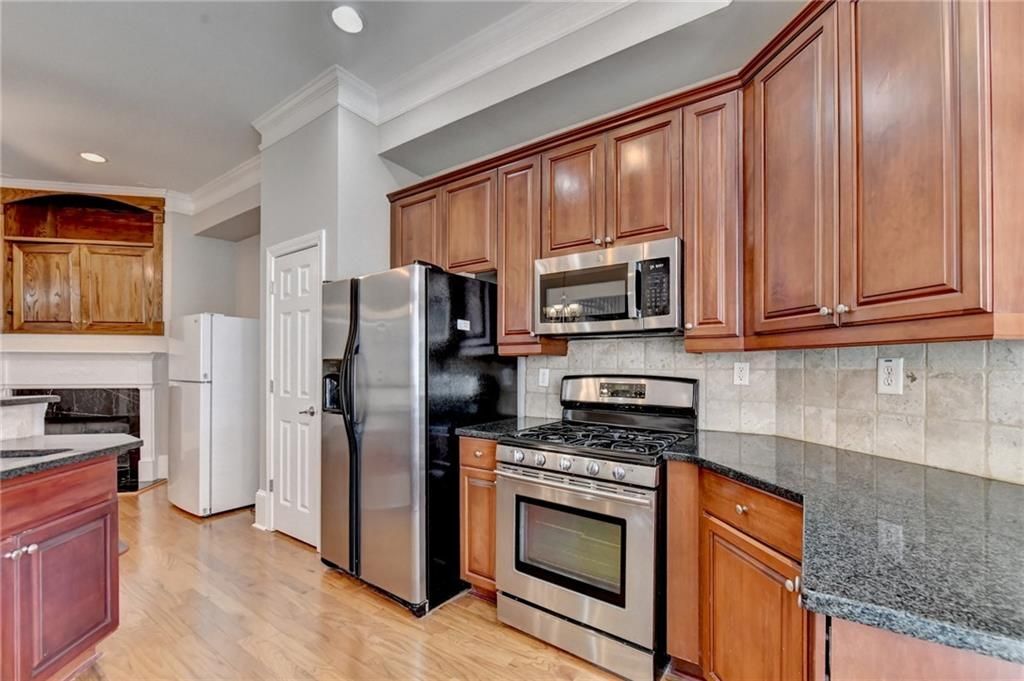 Building Photo - 813 Clifton Heights Ln NE