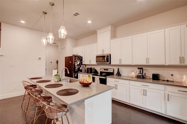 Building Photo - 1054 Maverick Dr