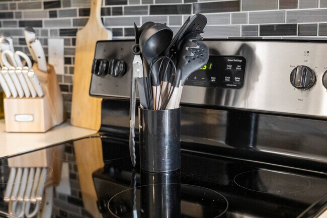 Building Photo - 10550 N Central Expy