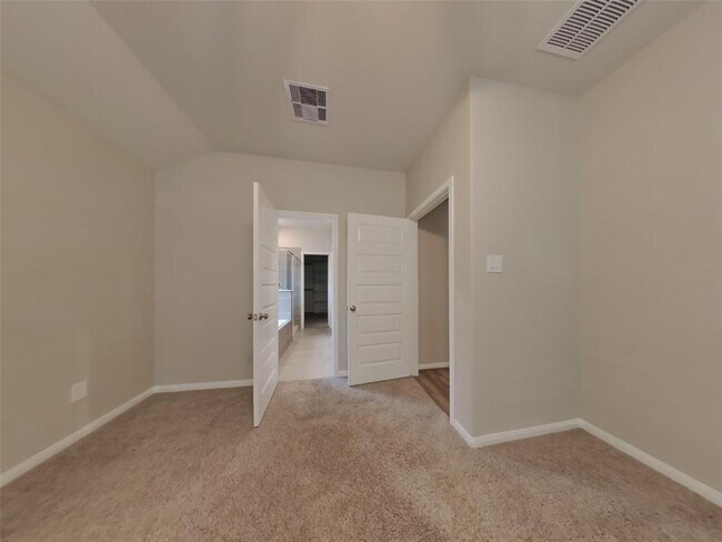 Building Photo - 2311 E WInding Pines